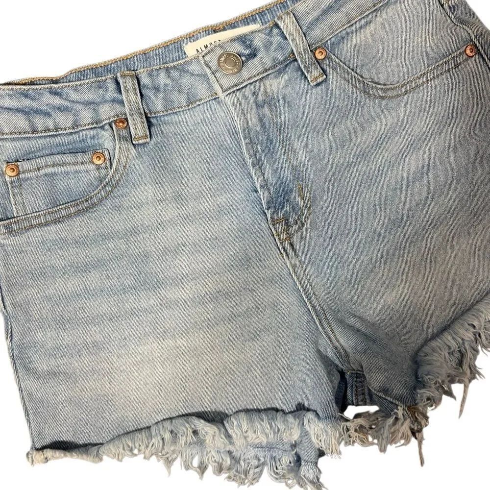 Almost Famous Denim Blue high rise cut off Women's Shorts Size 5